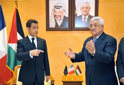 Le Président Sarkozy a besoin de nouvelles lunettes